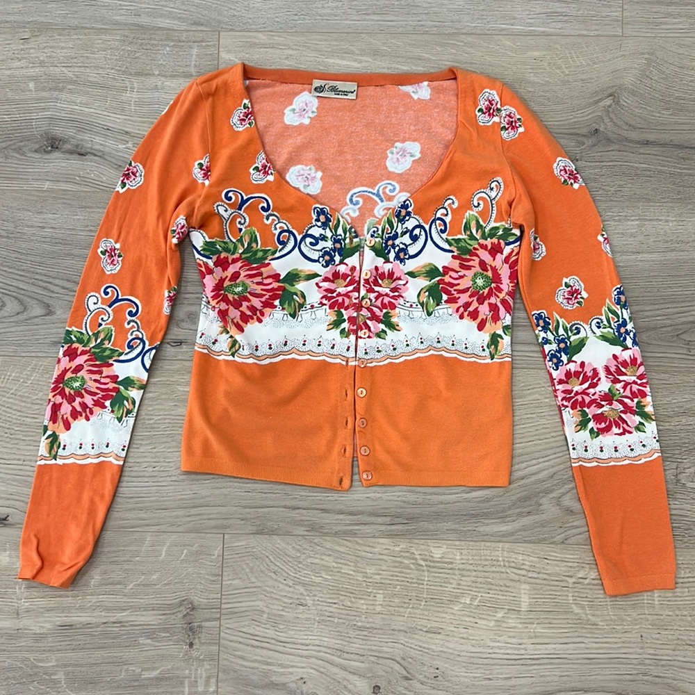 BLUMARINE SWEATER. AUTHENTIC. USED. IN GOOD CONDITION.